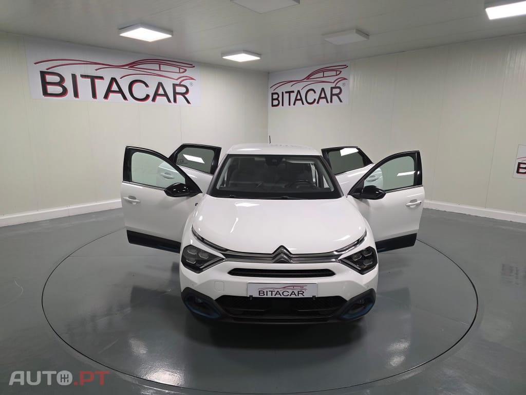 Citroën e-C4 50 kWh Shine — fotografia 21