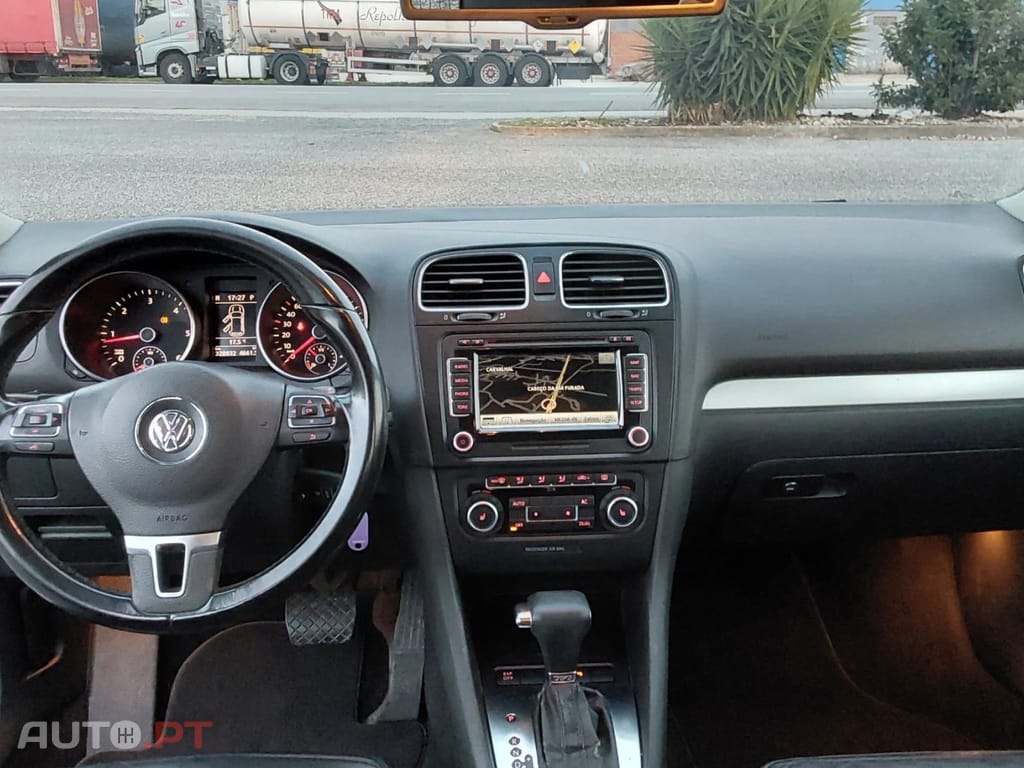 Volkswagen Golf 2.0 TDI Highline DSG