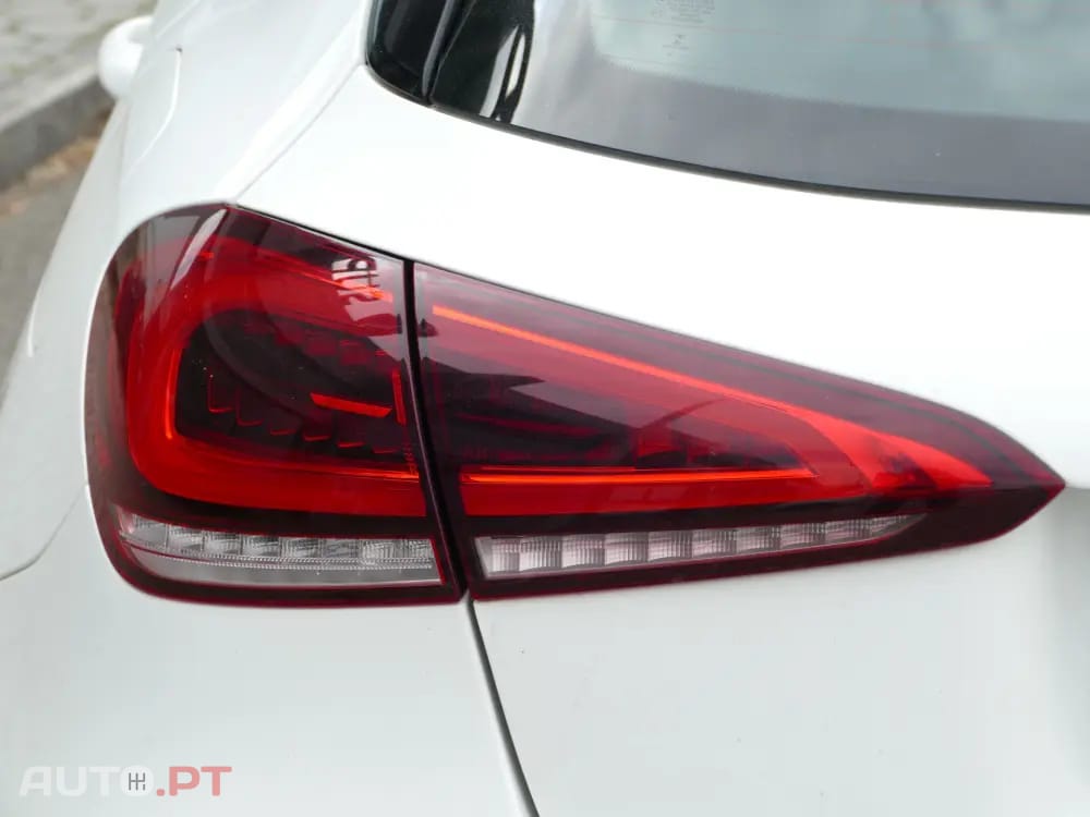 Mercedes-Benz A 250 e AMG Line
