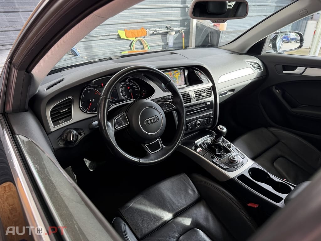 Audi A4 Avant 2.0 TDI Business Line S-line