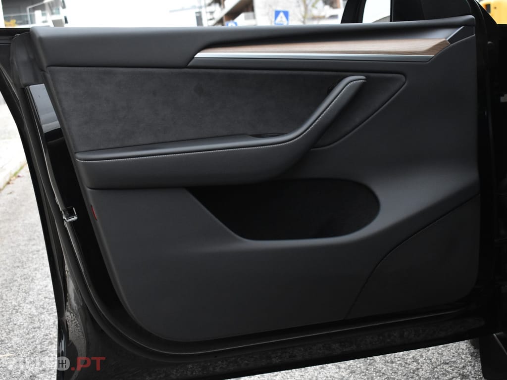 Tesla Model Y Performance Tração Integral