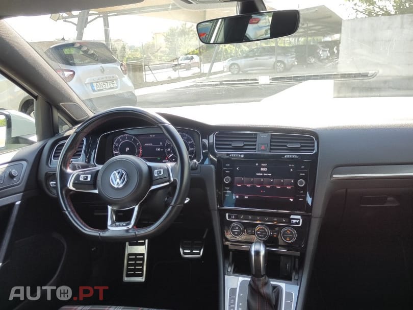 Volkswagen Golf 2.0 TSI GTI DSG