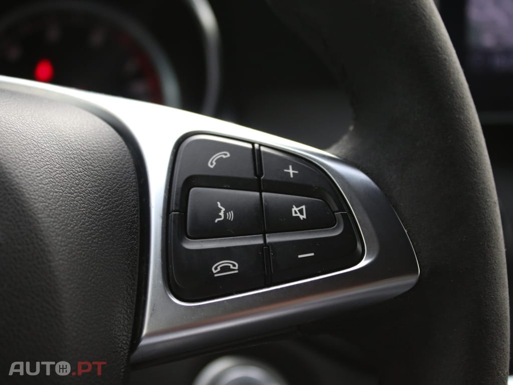 Mercedes-Benz CLA 180 AMG Line