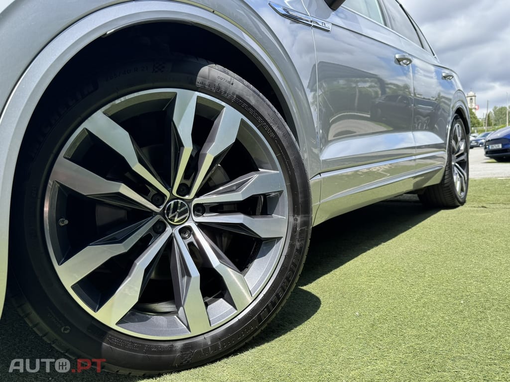 Volkswagen Touareg 3.0 TDI V6 R-Line