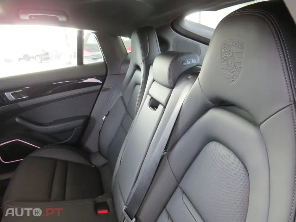 Porsche Panamera 4 E-Hybrid