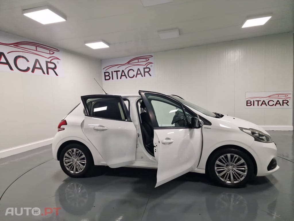 Peugeot 208 1.6 BlueHDi Style
