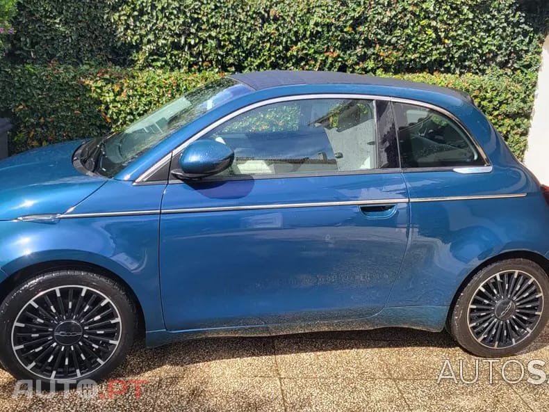 Fiat 500e La Prima
