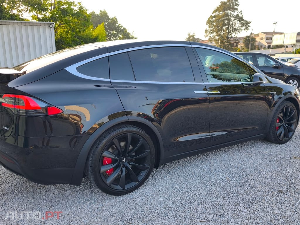 Tesla Model X 100D