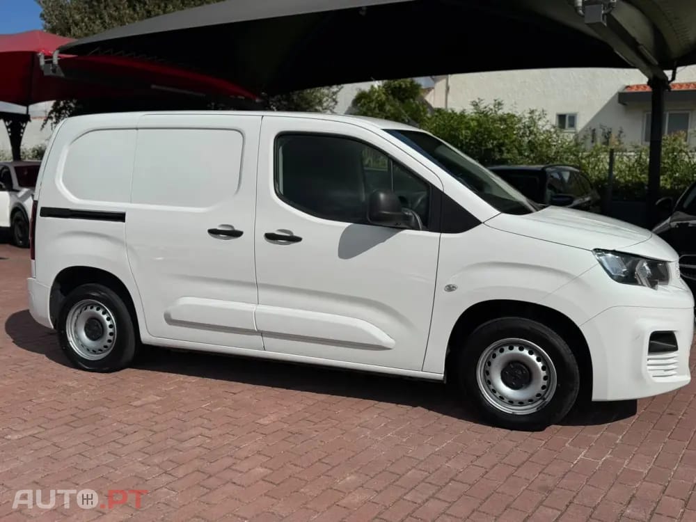 Peugeot Partner Outro