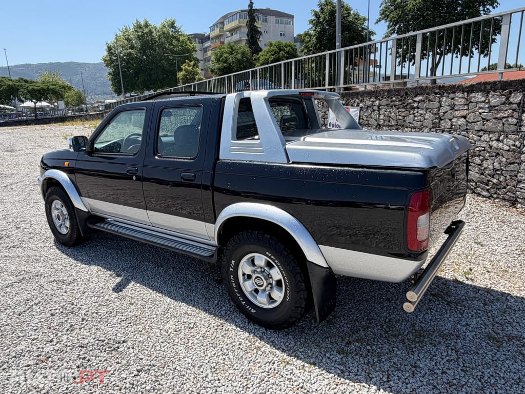Nissan Navara 2.5TDi 4x4 5LUG