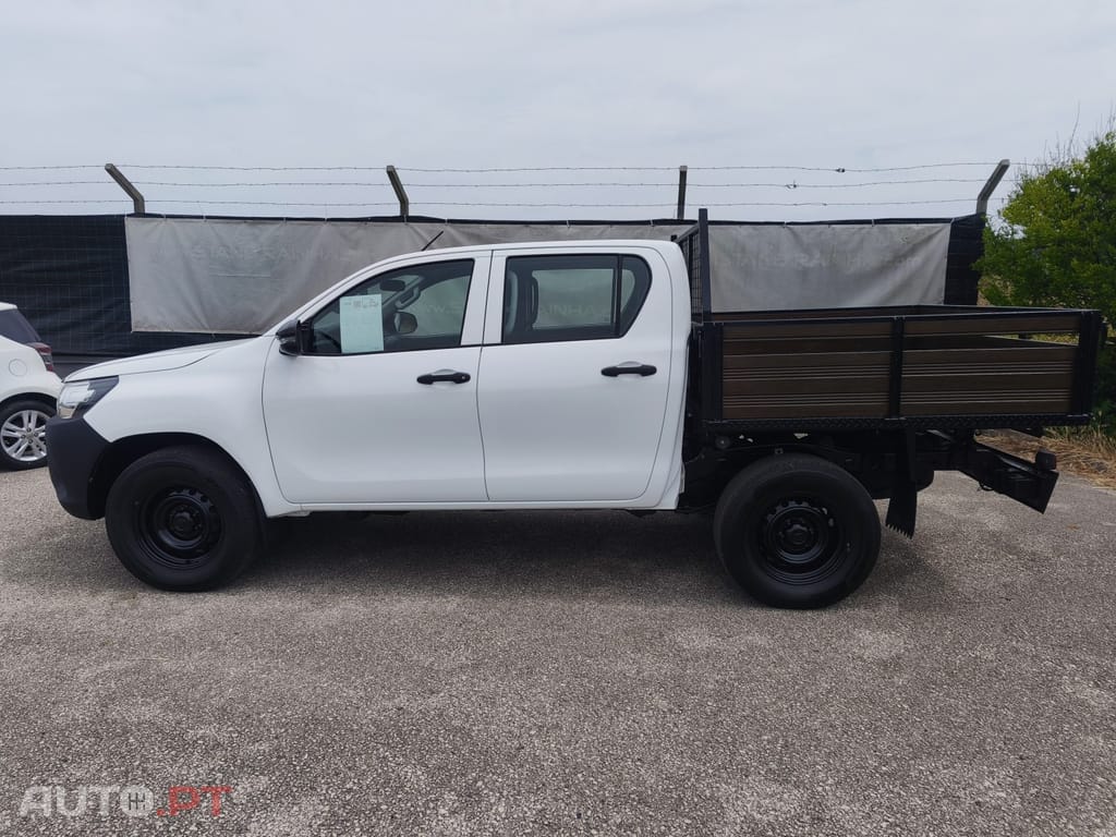 Toyota Hilux 2.4 D-4D 2WD CD