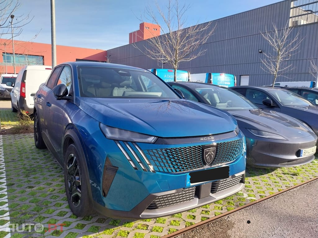 Peugeot E-3008 Allure 73kWh