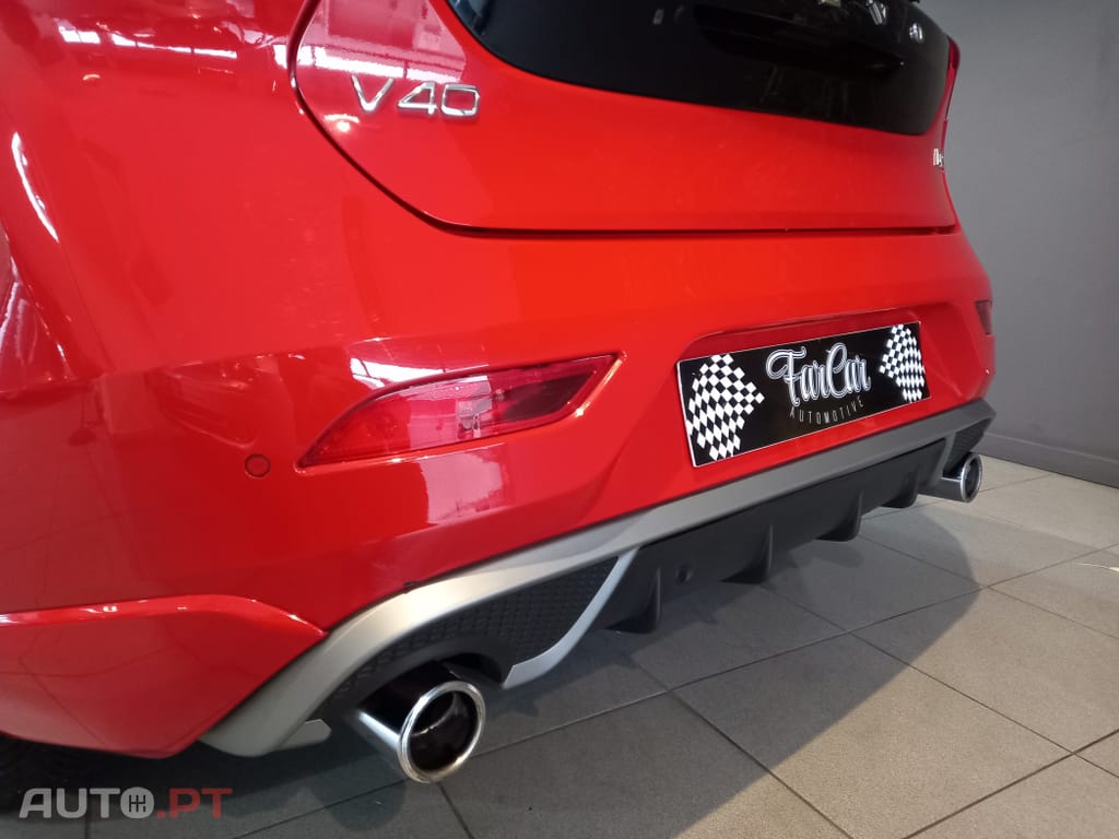 Volvo V40 2.0 D2 R-Design