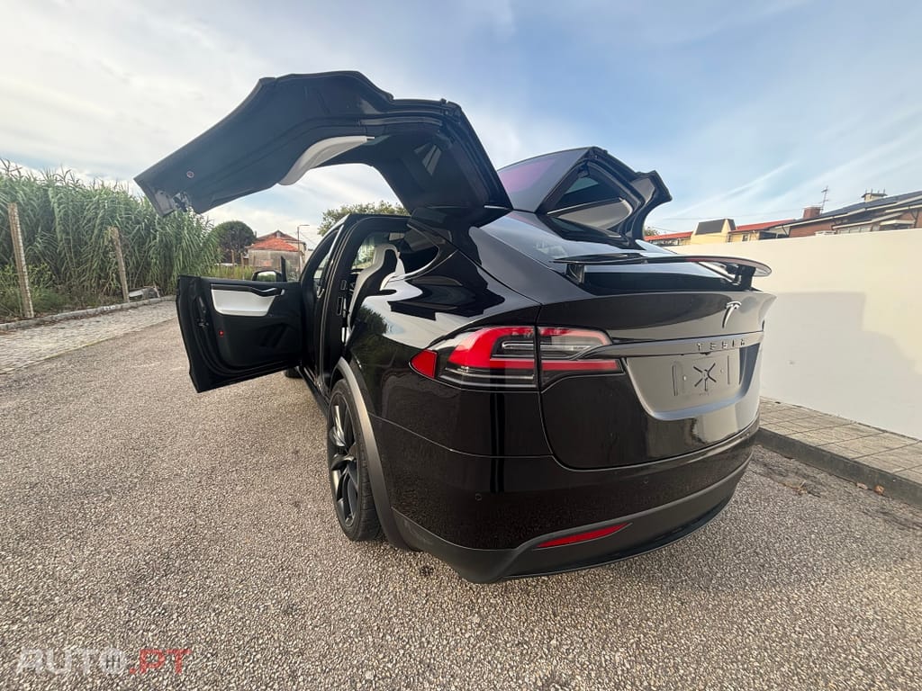 Tesla Model X 100 kWh Long Range Plus AWD