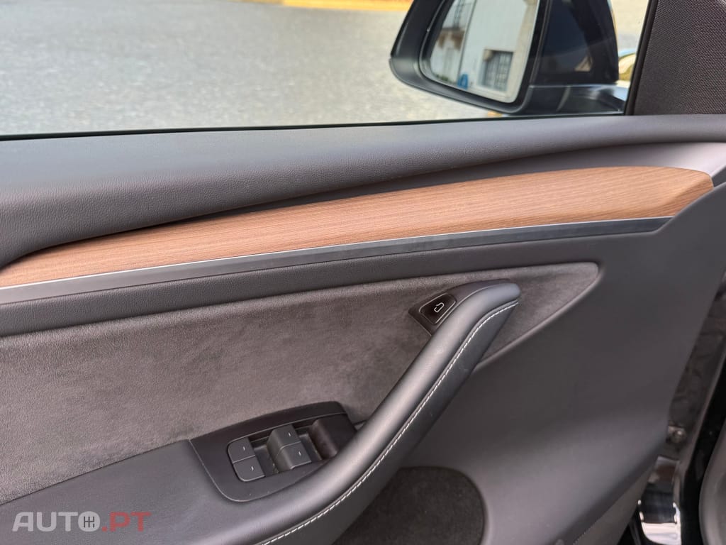 Tesla Model Y Performance Dual Motor AWD