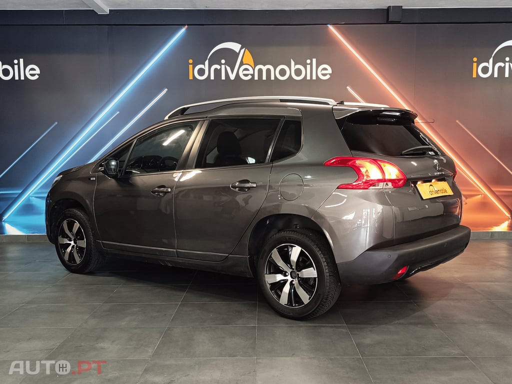 Peugeot 2008 1.2 PureTech Style