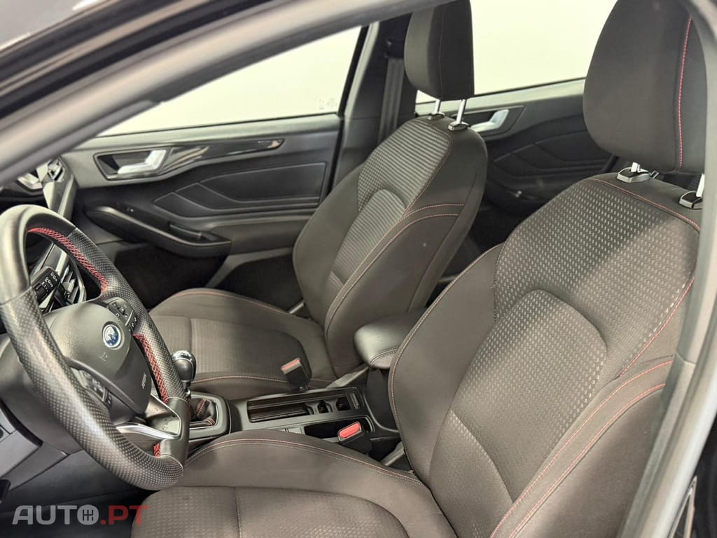 Ford Focus 1.0 EcoBoost MHEV ST-Line