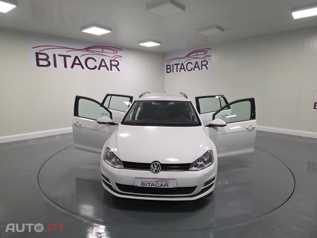 Volkswagen Golf 1.6 HDI CONFORTLINE