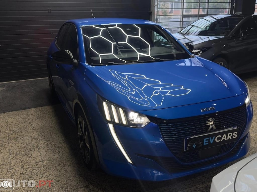 Peugeot E-208 50 kWh GT