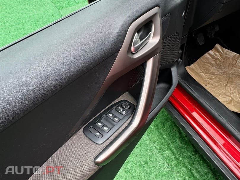 Peugeot 2008 1.2 PureTech Allure