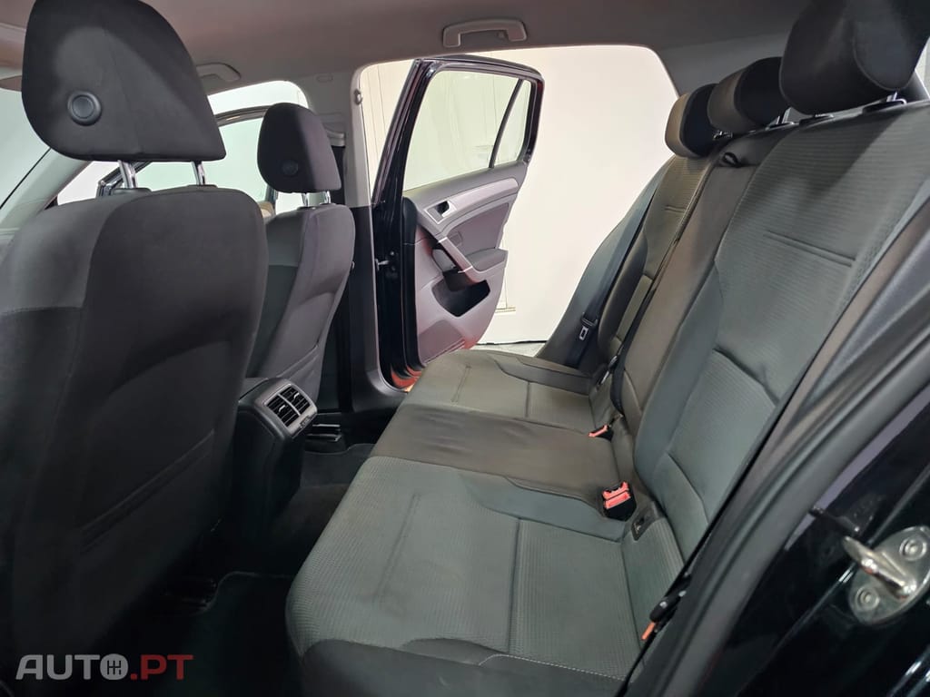 Volkswagen Golf 1.6 TDi Confortline