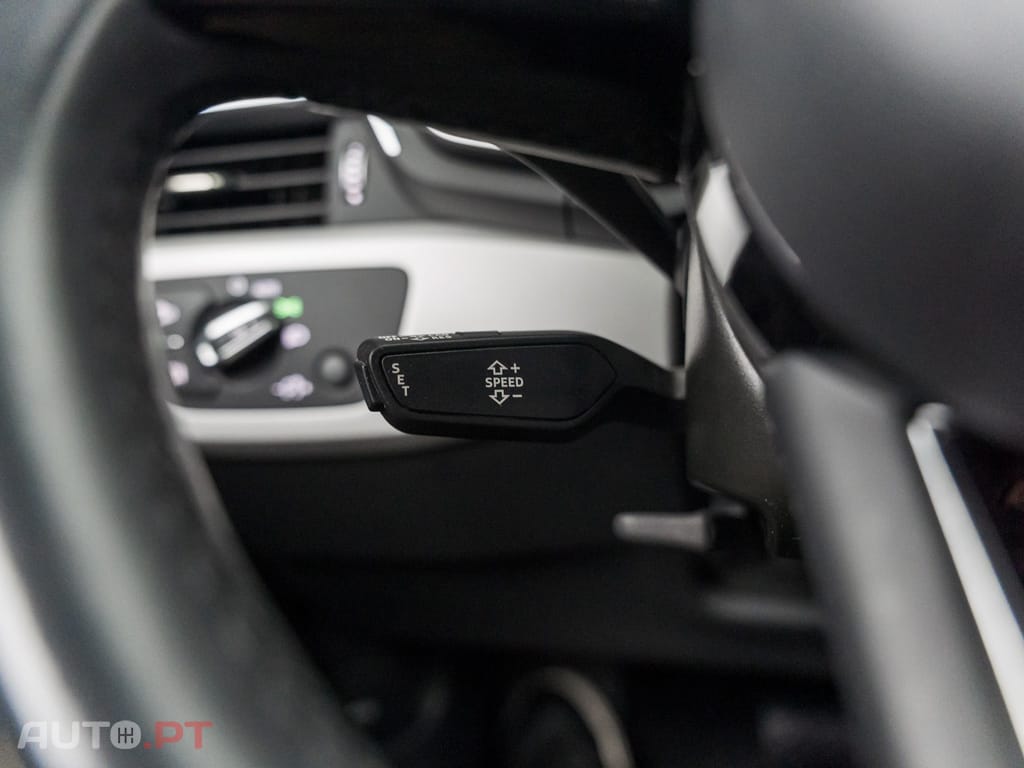 Audi A4 Avant 30 TDI S tronic