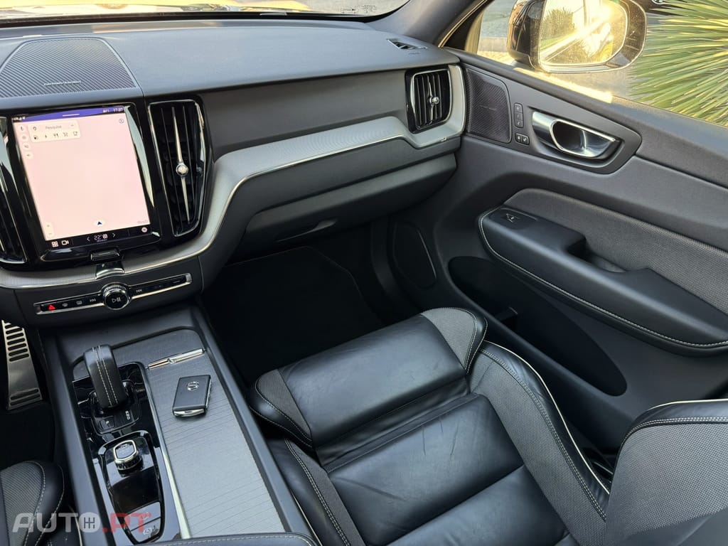 Volvo XC60 2.0 T6 PHEV R-Design AWD