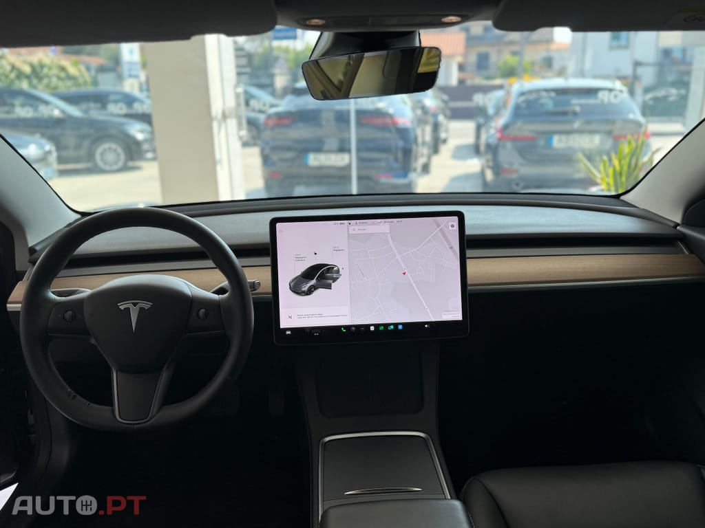 Tesla Model 3 Outro