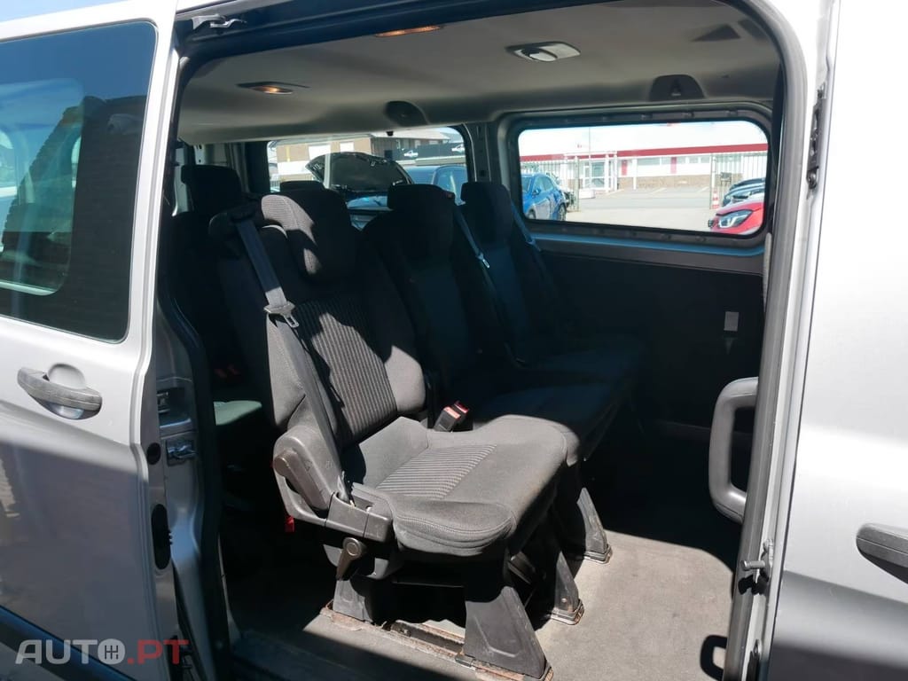 Ford Transit Custom L2 2.0 Station Wagon