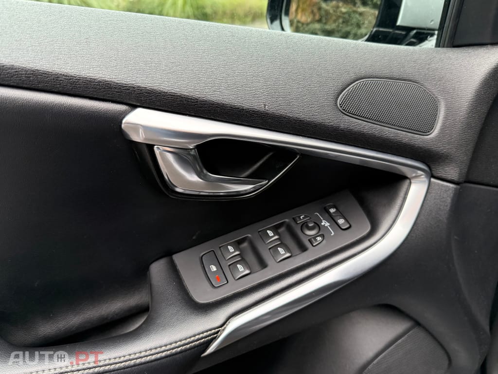 Volvo V40 1.6 D2 R-Design