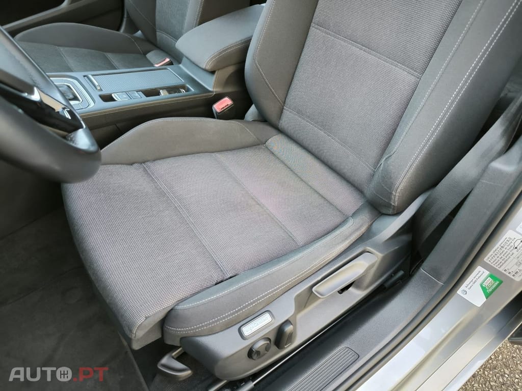 Volkswagen Passat 2.0 TDI Business P.DSG