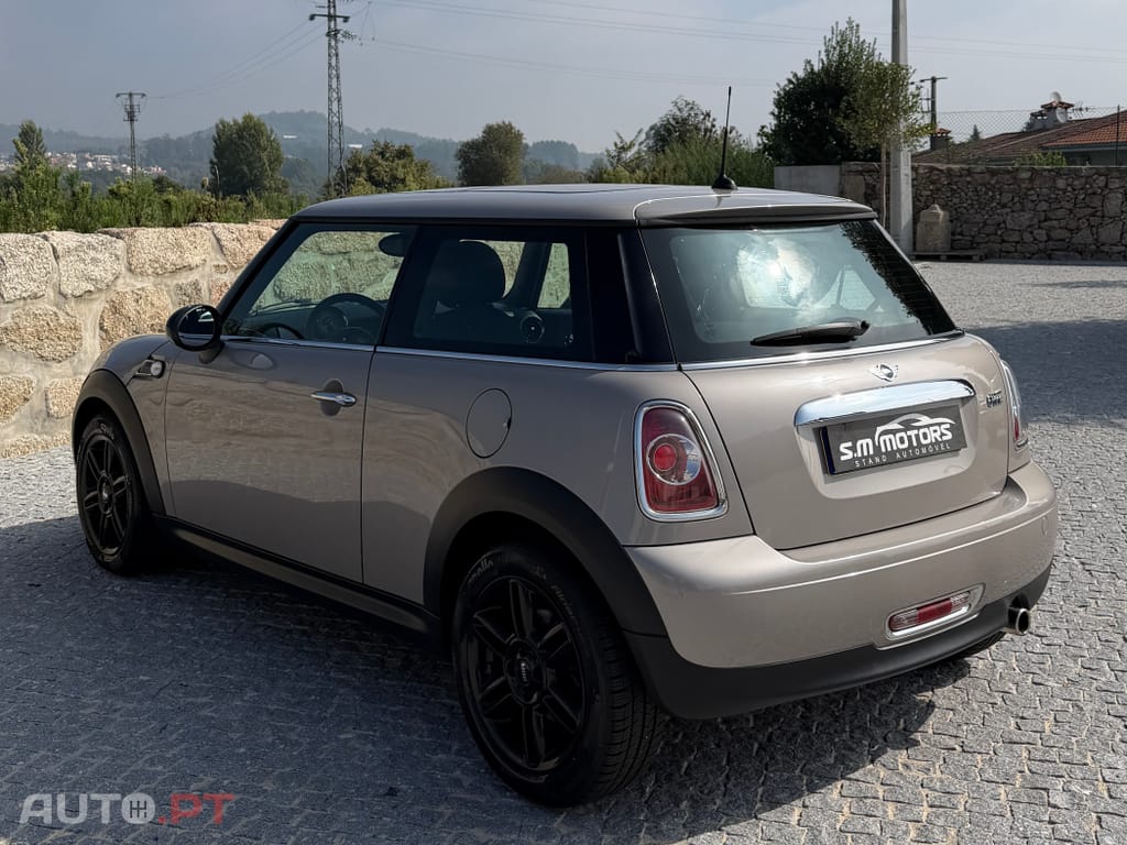 MINI Cooper One Baker Street