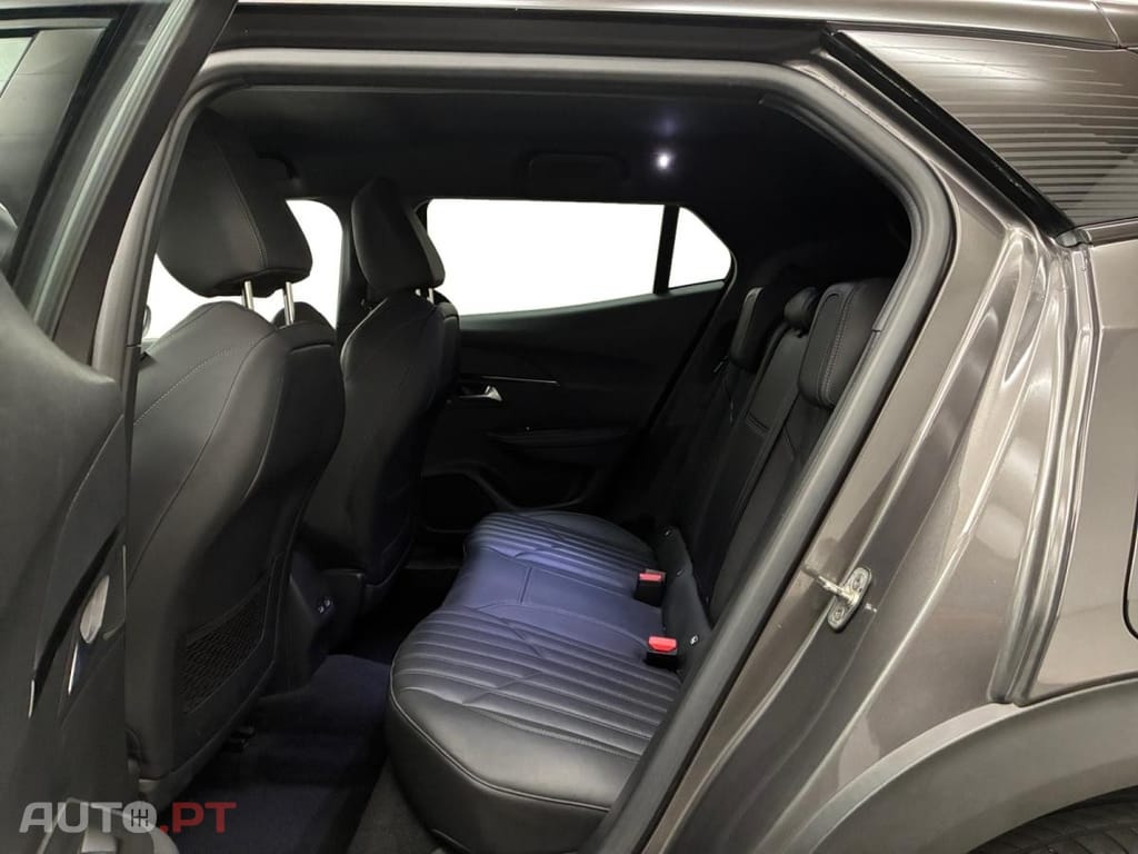 Peugeot 2008 1.2 PureTech GT EAT8