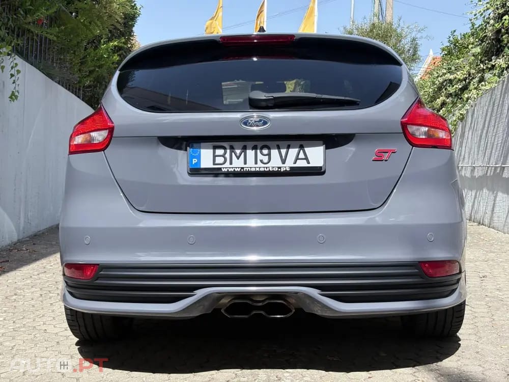 Ford Focus 2.0 EcoBoost ST c/ Pack Pele Desportiva