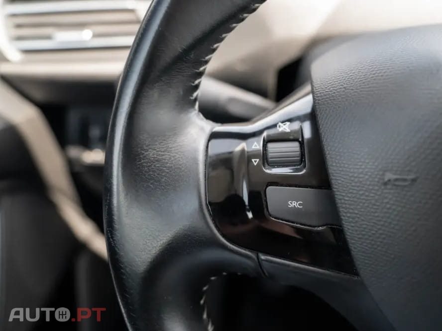 Peugeot 308 1.5 BlueHDi Business Line