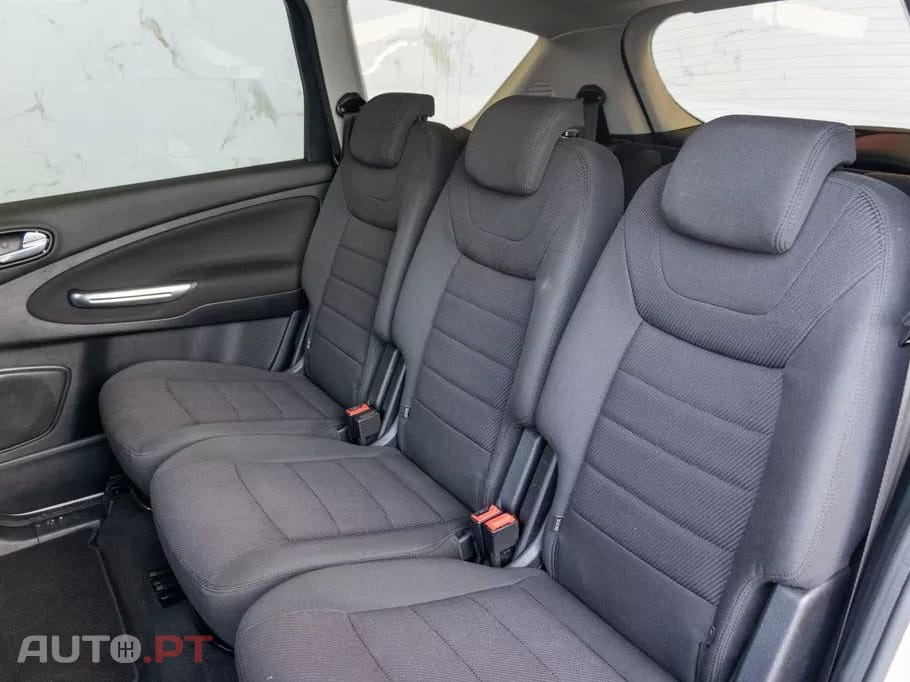 Ford S-Max 2.0 TDCi Titanium 7L 143g