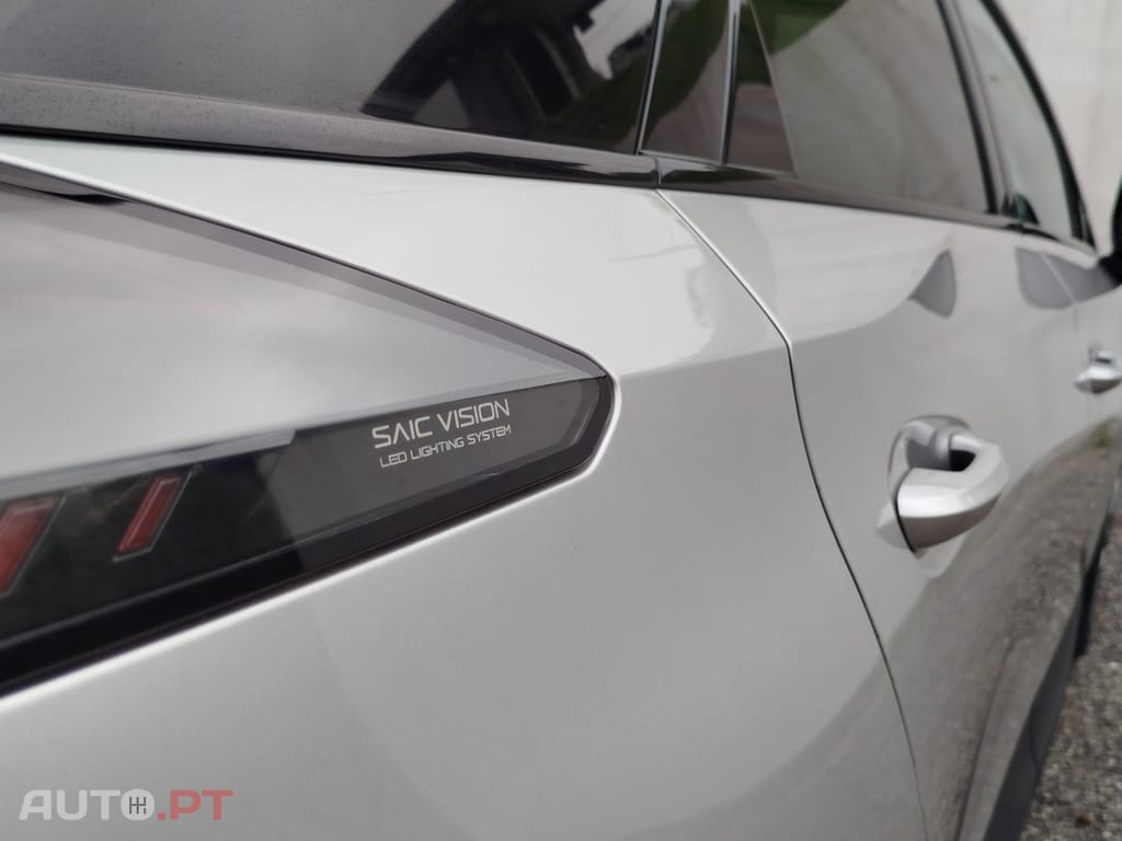 MG MG4 64 kWh Luxury