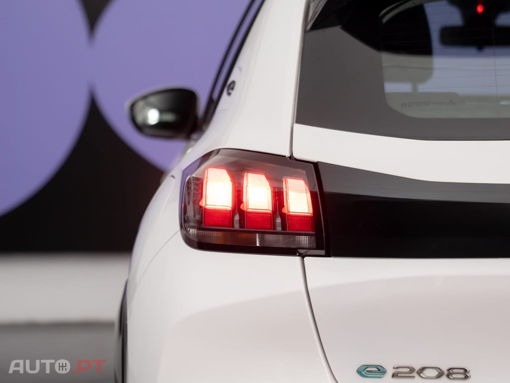 Peugeot E-208 50 kWh Active Pack