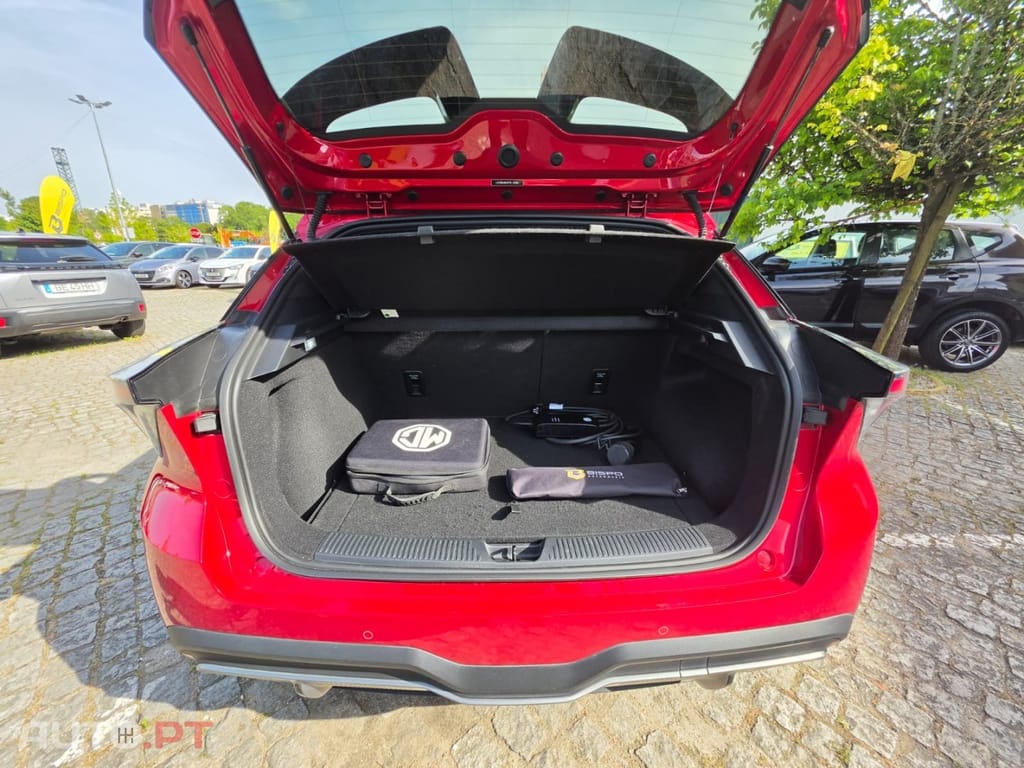 MG MG4 64 kWh XPower Luxury