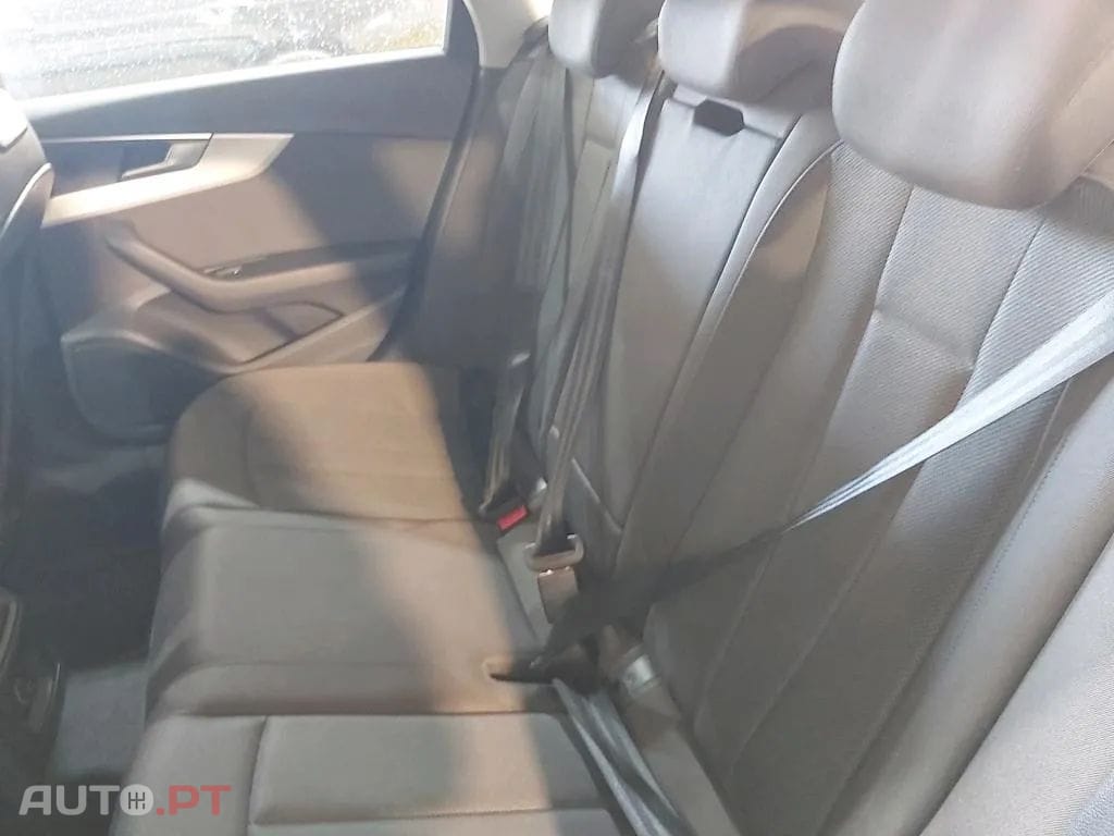 Audi A4 Avant 30 TDI S tronic