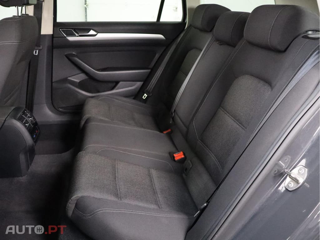 Volkswagen Passat 2.0 TDI 150cv CONFORTLINE DSG VARIANT