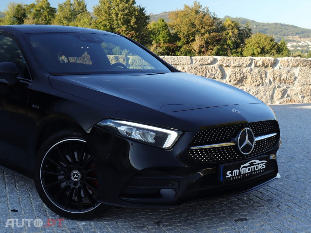 Mercedes-Benz A 250 e 8G-DCT AMG Line
