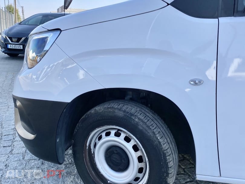 Opel Combo 3-lugares