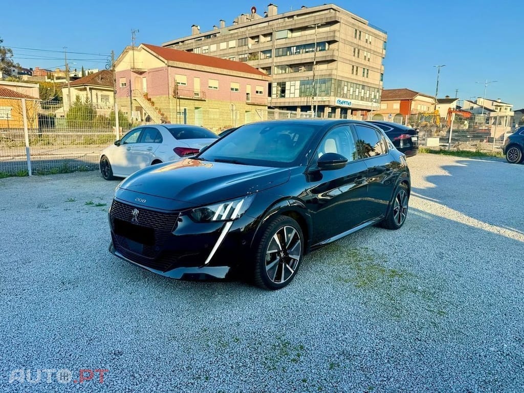 Peugeot E-208 GT