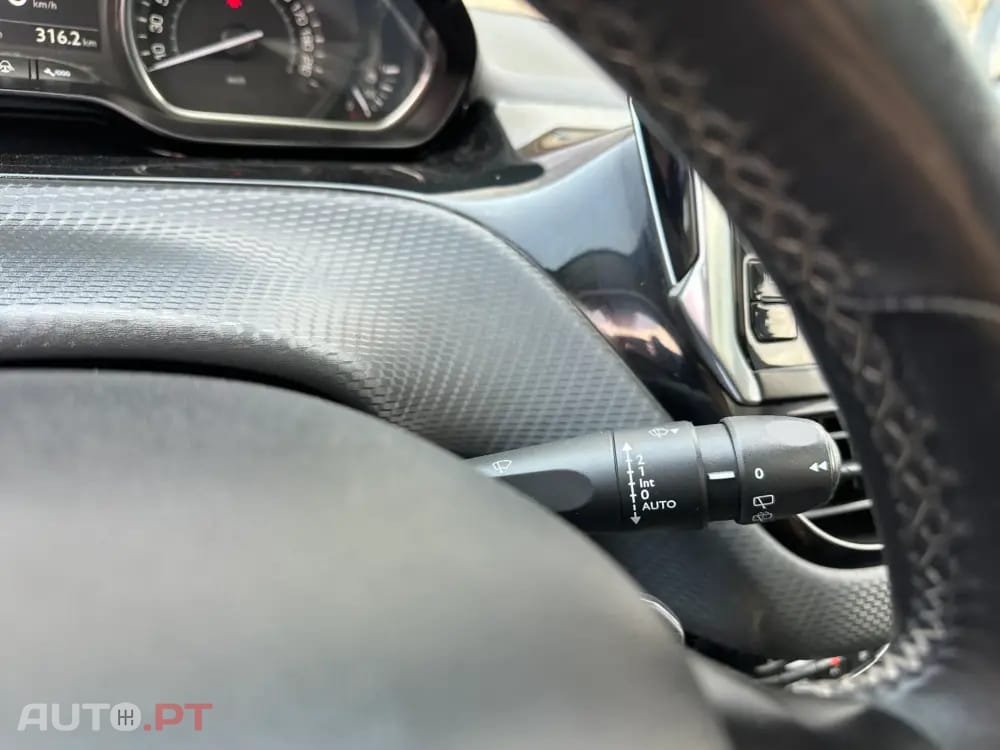 Peugeot 2008 1.6 e-HDi Allure