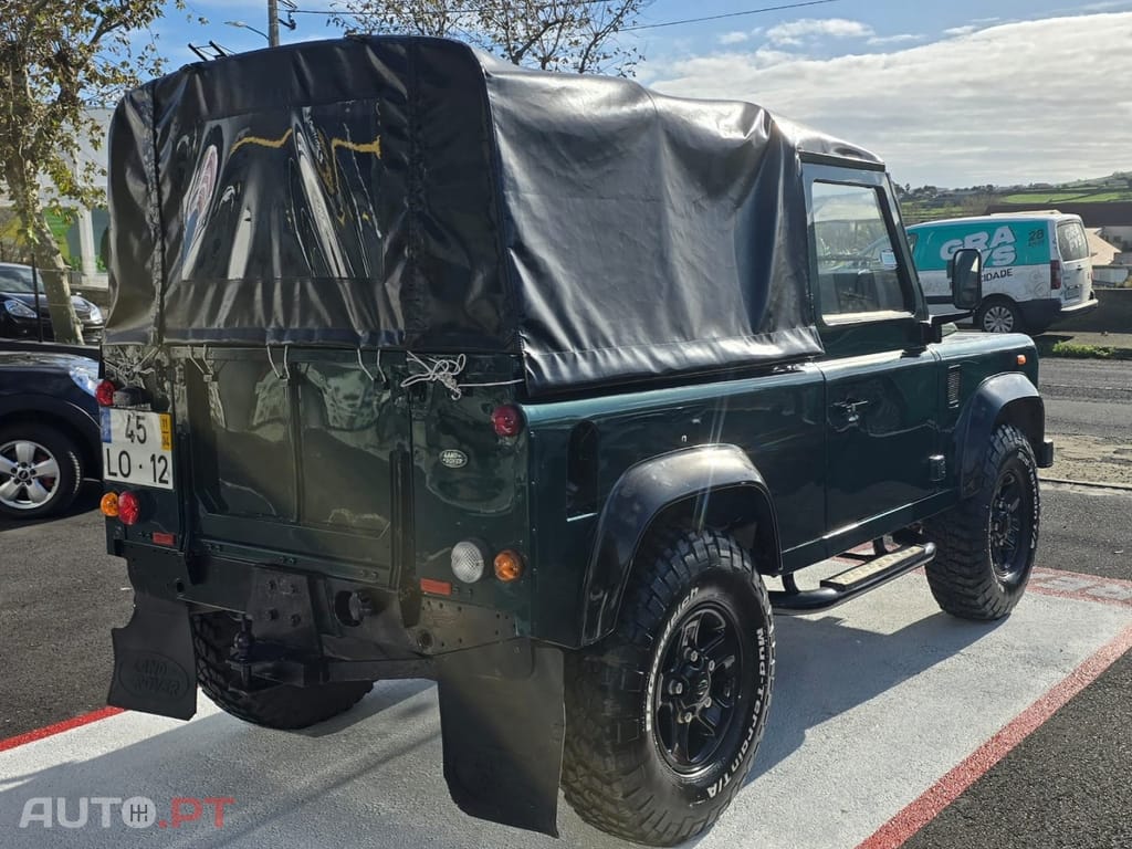 Land Rover Defender 90 SW 2.4 CRD S