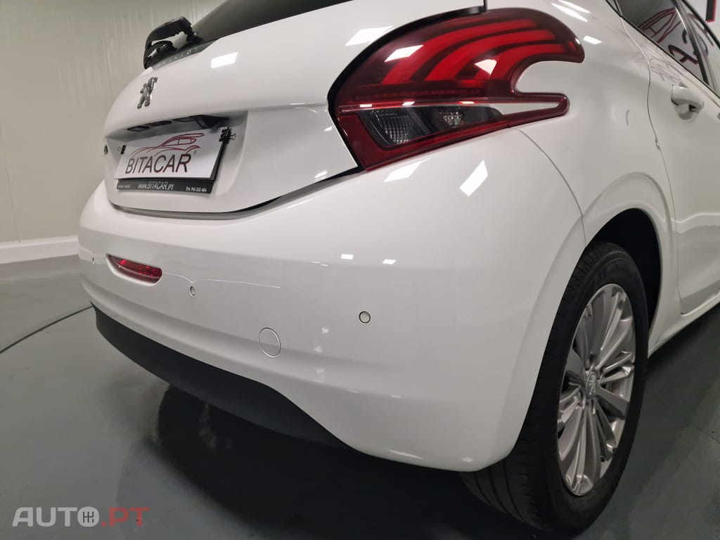 Peugeot 208 1.6 BlueHDi Style