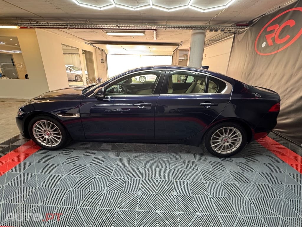 Jaguar XE 2.0 D Prestige