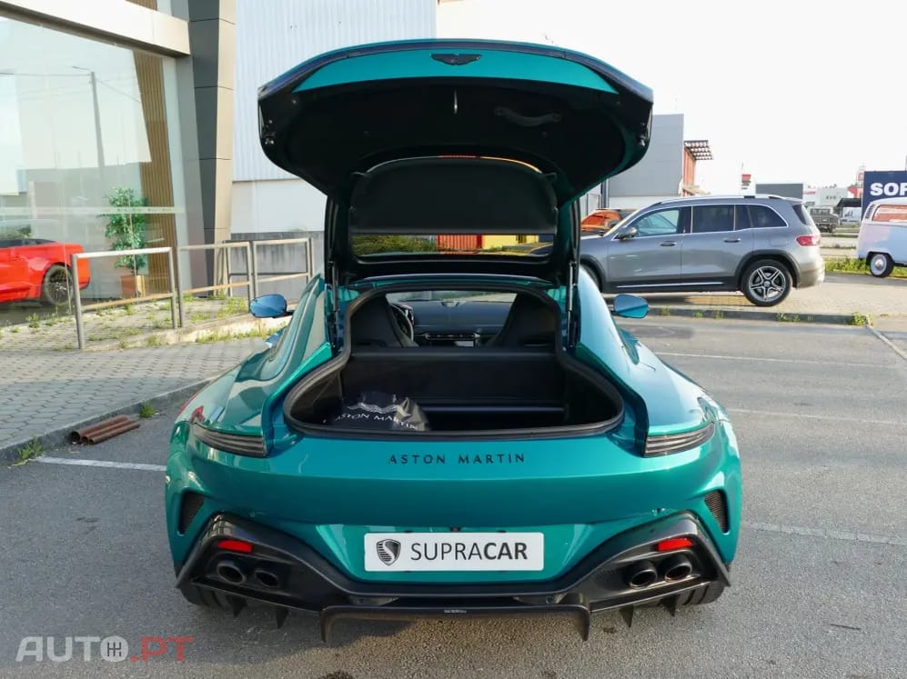 Aston Martin Vantage Coupé V8