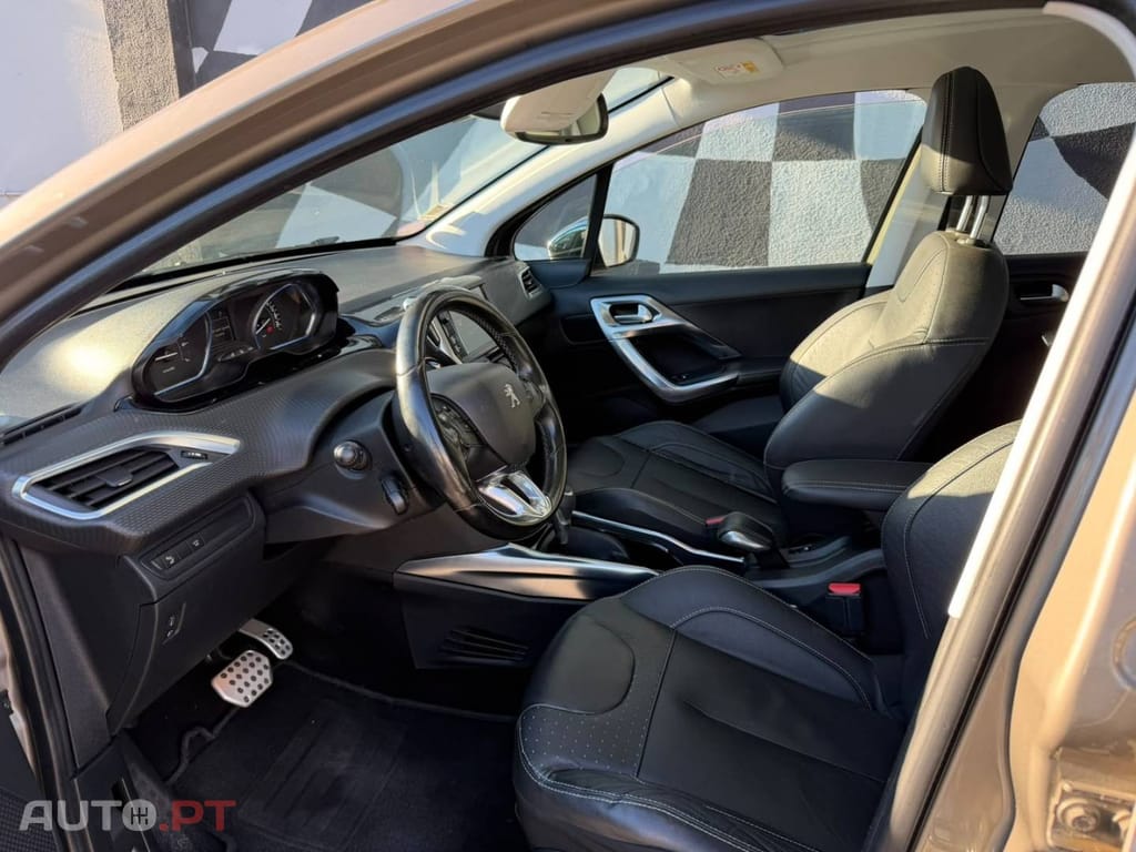 Peugeot 2008 1.2 PureTech Crossway EAT6